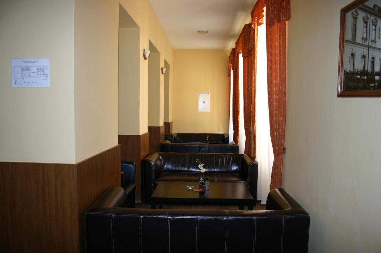 Hotel Jelen Глоговец Екстер'єр фото