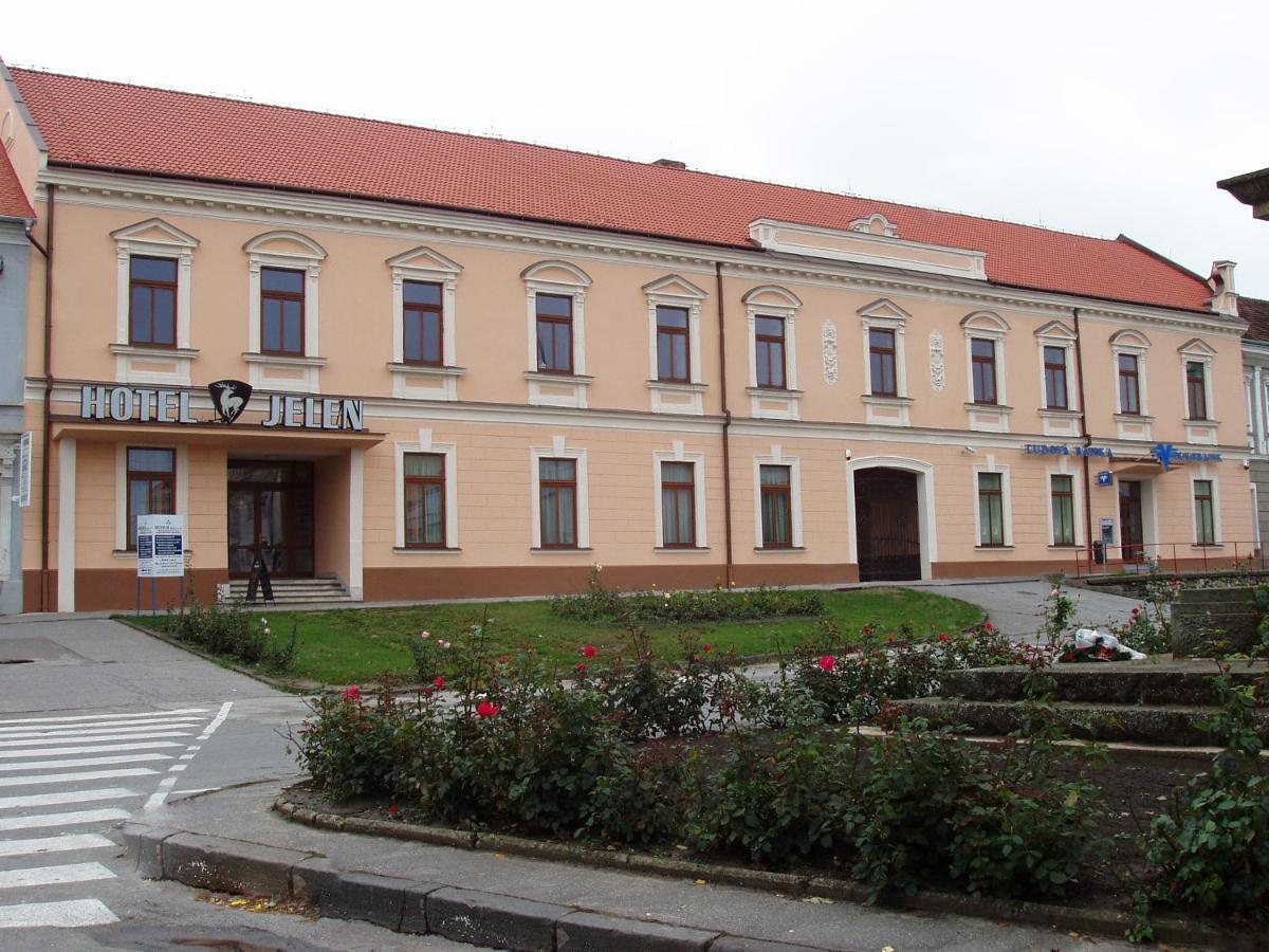 Hotel Jelen Глоговец Екстер'єр фото